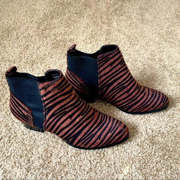 Cato Shoes - ✨NEW✨TIGER STRIPED ANKLE FUR BOOTIE